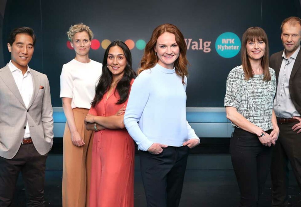 Valg på NRK: Fredrik Solvang, Ingunn Solheim, Bahare Viken, Åsa Vartdal, Astrid Randen og Atle Bjurstrøm (pluss Ingerid Stenvold) stiller spørsmål, forklarer og styrer debattene under dekningen av årets stortingsvalg på NRK. Foto: NRK.