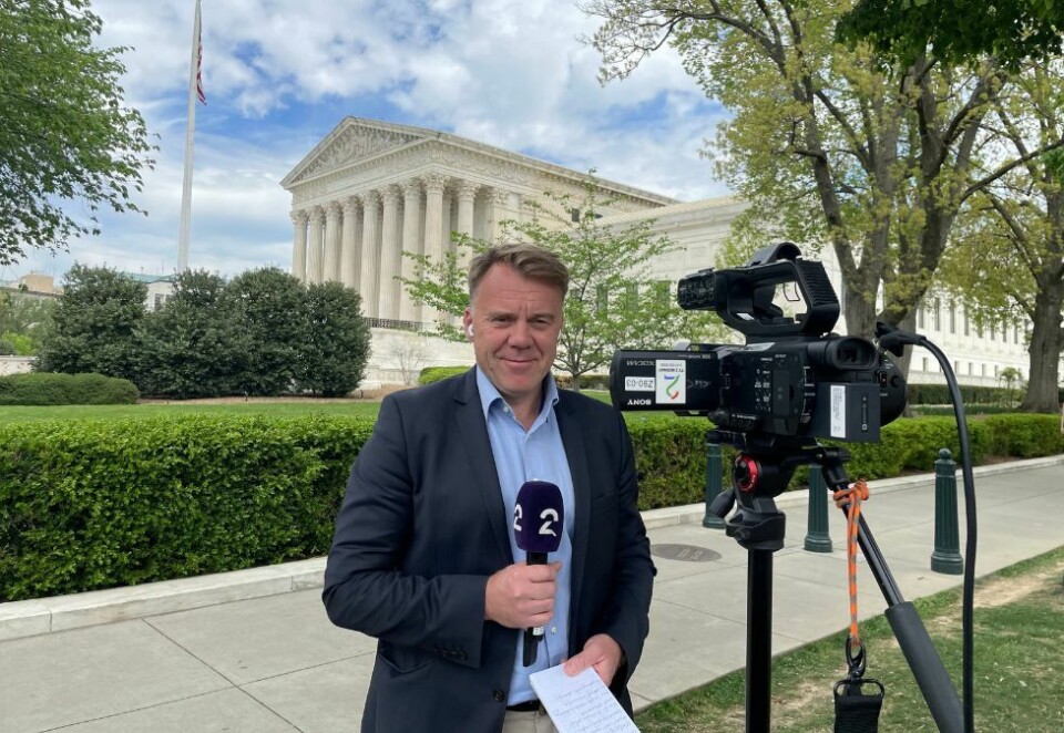 På direkten: På halvannet år har TV 2s USA-korrespondent Øystein Bogen hatt over 457 livesendinger og over tretten hundre sendeminutter på direkte TV. - Det er ganske mye og viser at nordmenn er veldig opptatt av USA, selv om ting har stabilisert seg litt, påpeker han. Foto: Nafisa Zaheer.
