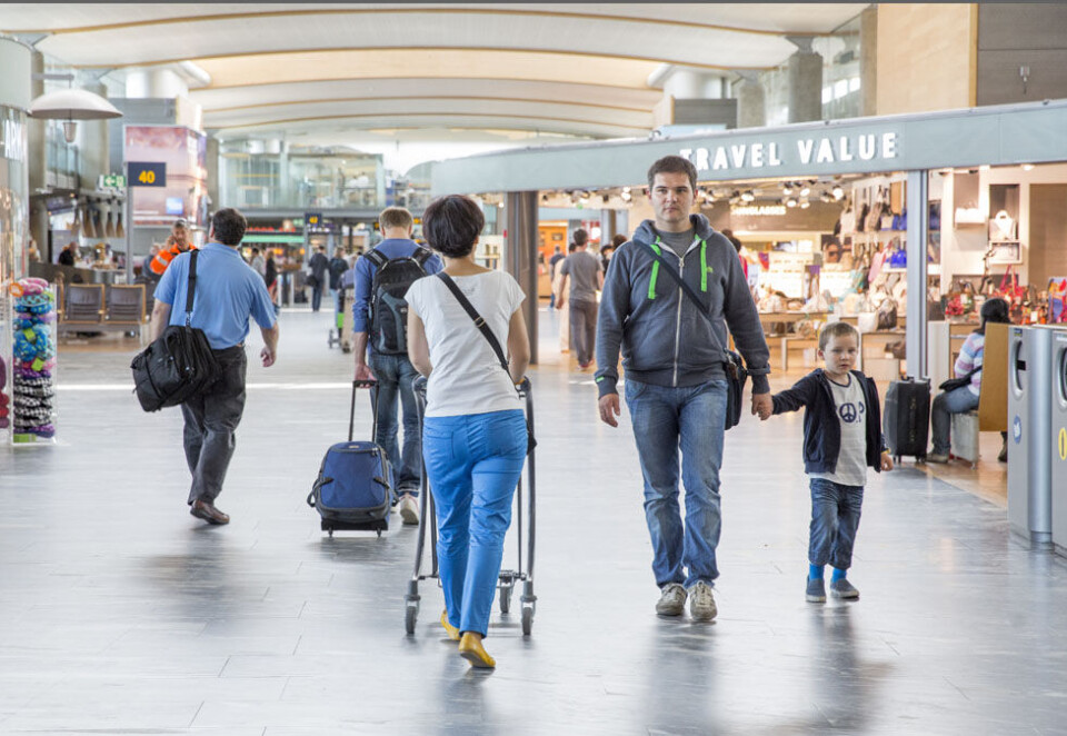 Lenge siden det så slik ut på Gardermoen: Færre reisende under pandemien har fått store konsekvenser for Norges største eier av flyplasser, Avinor, som nå setter ut reklamekontrakten etter at de signerte med Per Høj for omlag tre år siden. Foto: Scanpix.