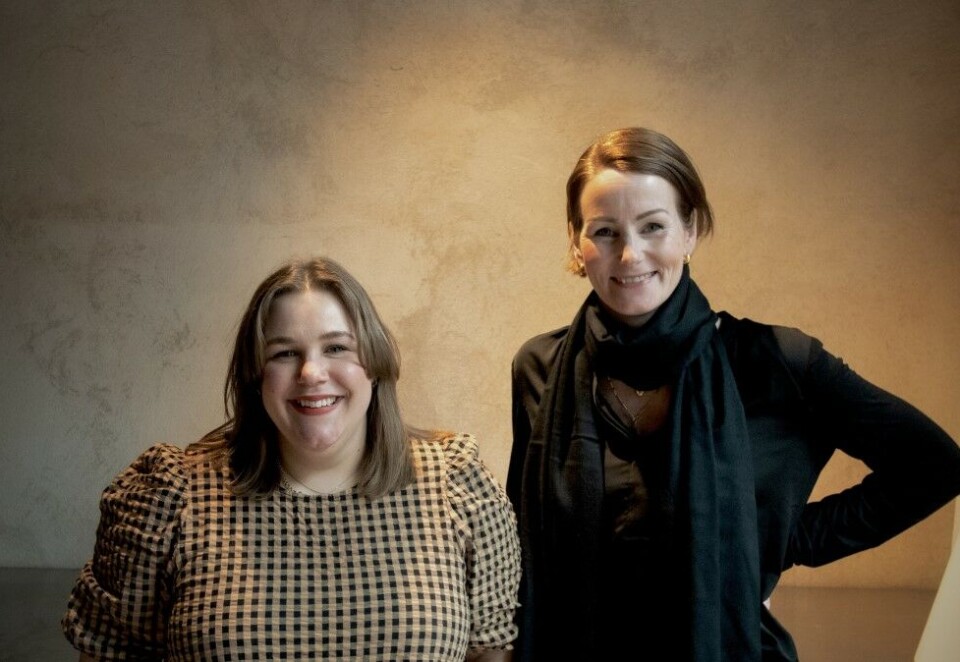 Føles riktig: Caroline Weseth, her sammen med daglig leder i Pol Therse Becke, forteller at det føles riktig å bli en del av Pol-gjengen. Foto: Pol.