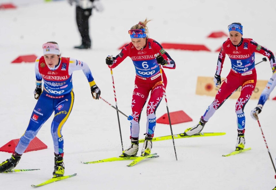 Stor interesse: Nærmere 800.000 satt klistret til TV-skjermen i to og en halv time for å få med seg kvinnenes femmil søndag. Foto: Lise Åserud/NTB