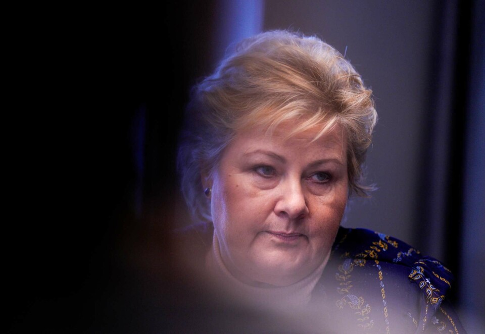 Intervjuet: Høyre-leder Erna Solberg under et intervju om avsløringene av ektemannen Sindre Finnes aksjehandler. Intervjuet finner sted i Høyres Hus i Oslo torsdag. Intervjuet var bare ett av mange intervjuer denne torsdagen Foto: Javad Parsa/NTB