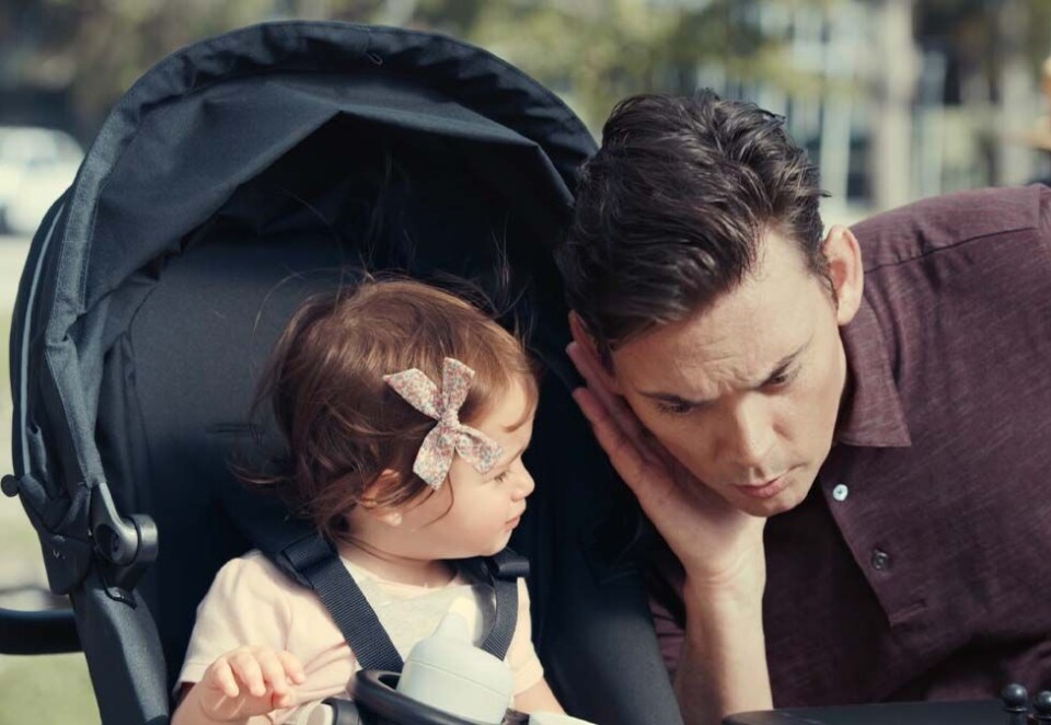 Pappatid: I den nye reklamefilmen fra Stokke er det pappaer og barnevogn som står i fokus. - Tradisjonelt sett henvender barneprodukt-kategorier seg nesten utelukkende mot mødre. Som en skandinavisk merkevare tuftet på norske verdier, synes vi dette er synd. sier global merkevaredirektør Janne Strømmen i Stokke.