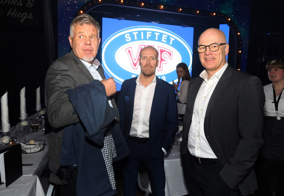 Topptungt og medietungt: Det skorter ikke på mediekompetanse i den nye Vålerenga-ledelsen. Her Kjetil Siem, Svein Graff og Thor Gjermund Eriksen på lagets kick off-samling tidligere denne uken. - TV 2 betalte altfor lite for de fotballrettighetene og særlig til OBOS-lag, sier en spøkefull Eriksen. Foto: Eivor Eriksen