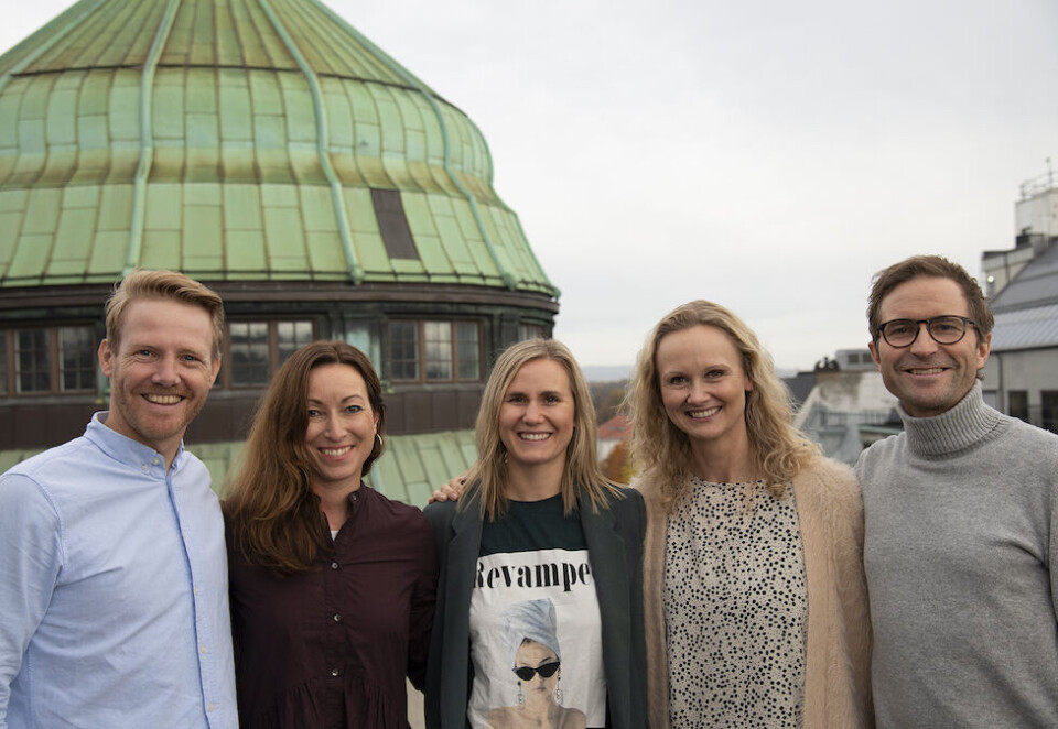 14 år langt samarbeid: Starcom og Høyskolen Kristiania har signert ny samarbeidsavtale. Fra venstre: Håvar Sesseng, kundeansvarlig Starcom, Merethe Brenden, markedssjef Fagskolen Kristiania, Tonje Elvevold, markedsansvarlig Høyskolen, Hege Brandal, markedssjef Høyskolen Kristiania og Peder Mittet, leder for Publicis-byråene i Norge.