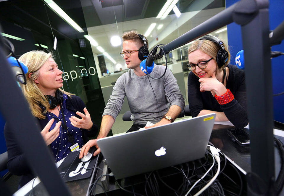 Vil ha betalt: Trine Eilertsen, Lars Glomnes og Sarah Sørheim er tre av programlederne i «Aftenpodden» som fremover skal podde for et betalende publikum på Podme. Foto: Aftenposten