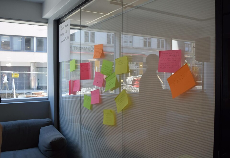 Ideer: Publikum kom med politiske innspill de mente var viktig etter paneldebatten. Foto: Øyvind Hofsrud.