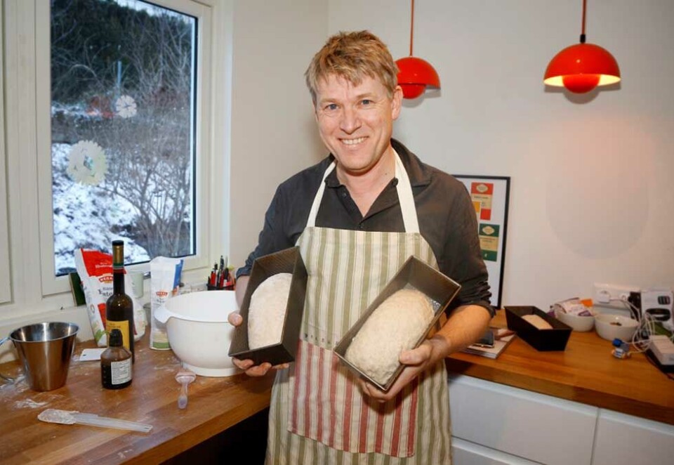 Boller og brød: I denne ukens Frisonen er turen kommet til senior kommunikasjonsrådgiver i Norsk faglitterær forfatter- og oversetterforening., Sverre Gunnar Haga. Haga hadde også planen klar da det ble tomt for gjær i dagligvarebutikkene under koronakrisen. Foto: Eivor Eriksen.