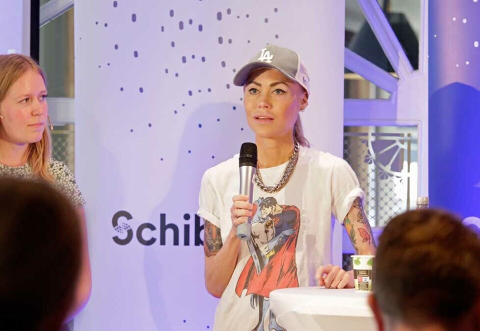 Merker netthetsen: Ìnfluencer og journalist Ingeborg Senneset har opplevd å bli kalt både «barnemorder», «fitte» eller «zombie». - På en rolig dag er det kanskje 200 meldinger, mens på en urolig dag er det kanskje 2000, sier hun. Foto: Eivor Eriksen.