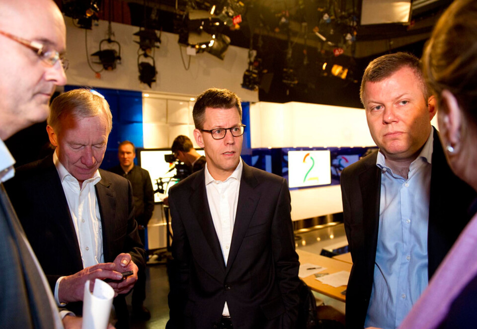 Dårlige nyheter: En ny NHH-rapport som presenteres i dag fastslår det TV 2-ledelsen og eieren Egmont allerede er godt kjent med: Allmennkringkasteroppdraget koster TV 2 dyrt. Her er TV 2-ledelsen med Alf Hildrum, konserndirektør Rune Indrøy, Egmont-sjef Steffen Kragh og TV 2-styreleder og Egmont-direktør Hans Carstensen. Foto: NTB Scanpix.