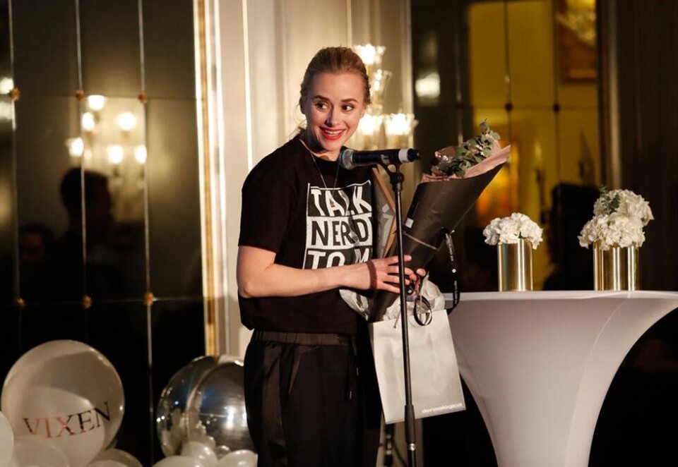 Høster priser: Tale Maria Krohn Engvik begynner å fylle opp prishyllen. Her mottar hun prisen for årets sterke mening på Vixen Influencer Awards 2017. Foto: Terje Bendiksby/NTB Scanpix.