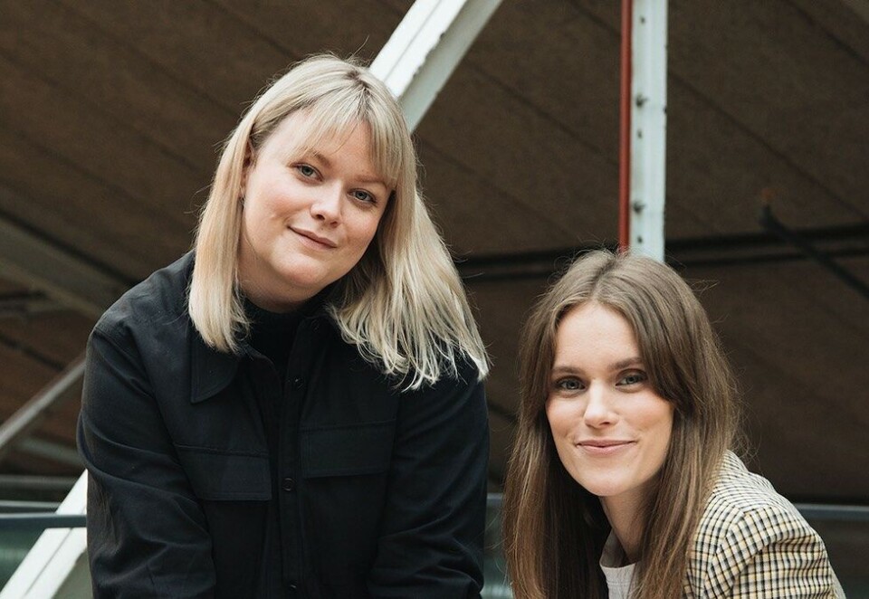 Takk for sist: Ida Solem (til venstre) og Sara Strand døper sitt nye byrå Takk for sist. Det skal drives fra Ålesund og Oslo og være et innholdsbyrå. Foto: Fredrikke Wiheden