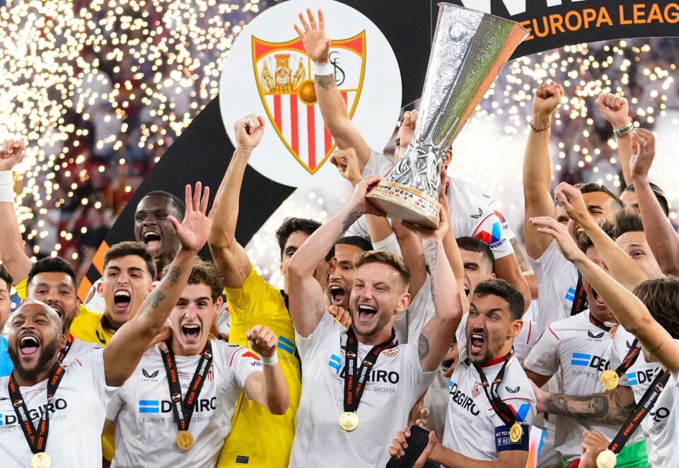 Europafotball: Det pågår i disse dager en intens salgsprosess rundt rettighetene til den europeiske toppfotballen som Champions League og Europa Leauge. Her vinneren av sistnevnte cup, Sevilla, i fjor.
