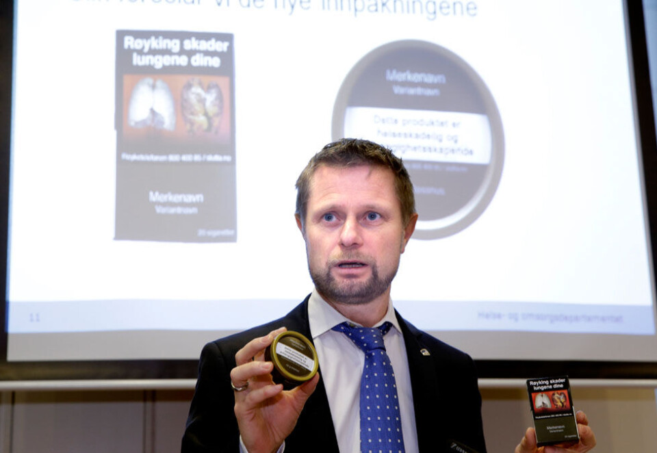 Åpner lommeboken: Norsk Helsenett, som er underlagt Helse og omsorgsdepartementet, har gjort sitt største kommunikasjonskjøp noensinne når de nå inngår avtaler med 15 byråer. Her er helse-Norges øverste leder, Bent Høie, avbildet under innføringen av de nye tobakkpakningene. Foto: NTB Scanpix