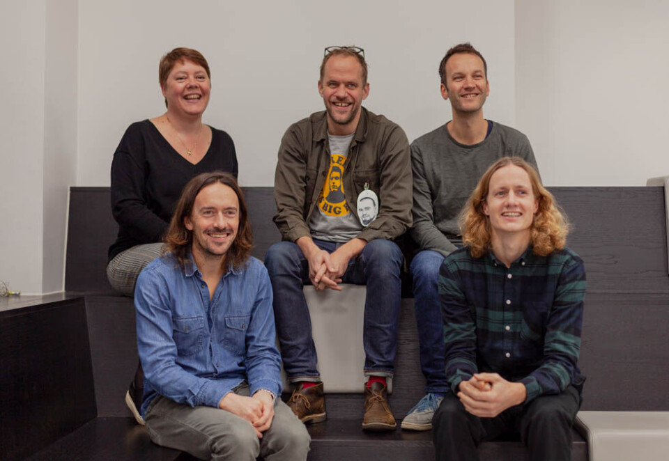 Per traff blink: Prosjektleder Nanna Skipper Grønli (øverst fra venstre), planlegger Patrik Bergfjord og byråleder Håkon Fretheim. Nederst fra venstre ser man kreativ leder Øyvind Waage og kreatør Mads Rønold. Rådgiver Sverre Midttun glimrer med sitt fravær på brystet til Bergfjord.