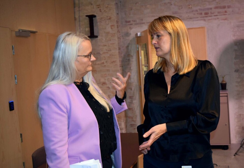 Står fast i momsfloke: Senterpartiets mediepolitiske talsperson Åslaug Sem-Jacobsen (til venstre) oppfordrer mediebransjen til å tenke nytt rundt spørsmålet om mediemoms. MBL-sjef Randi S. Øgrey mener det handler om politisk vilje. Foto: Dag Robert Jerijervi