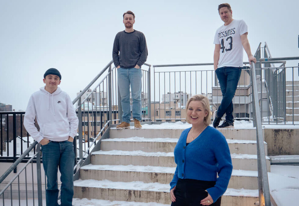 Nye tilskudd til hos Go Electra: - Jeg er veldig glad for å få jobbe med denne fine gjengen og ser frem til reisen fremover, sier nyansatte Linda Lindahl. Her sammen med de andre nye hodene Melvin Østensen (venstre bak), Tim Engen (høyre bak) og Didrik Bråthen (venstre foran).