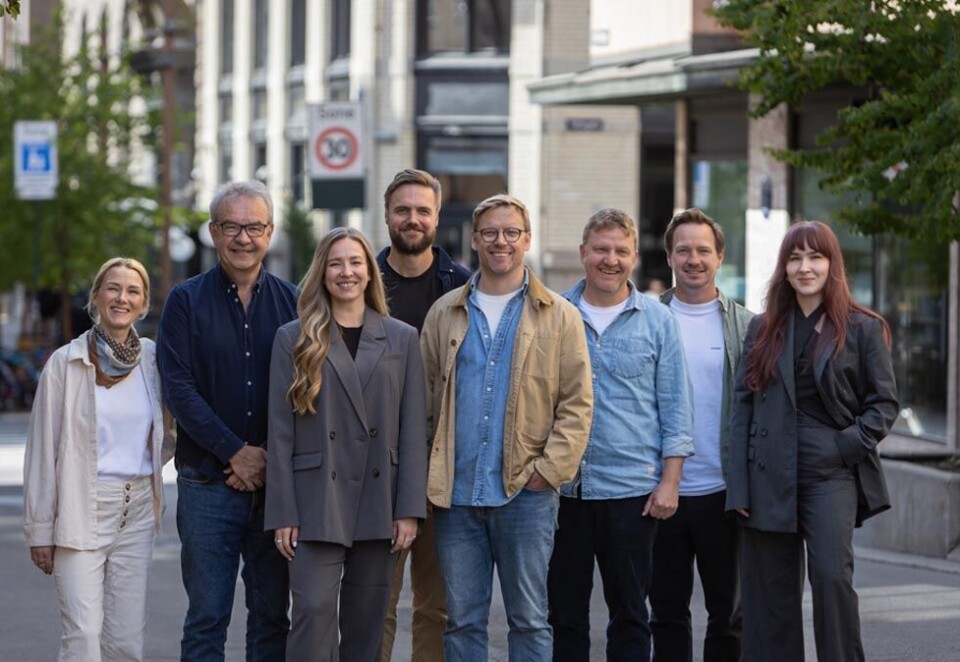 Skal lage avisreklame: Her ser du folka i Try og Aftenposten som sammen skal jobbe med å lage den nye reklamen til Schibsted-avisen. Fra venstre Mette Lange. Arne Eggen, JohanneBarman-Jenssen, Jonas Grønnern, Eirik Hammersmark Winsnes, Inge Fosseie, Lars-Kristian Harveg og Hege Bellika Hansen.