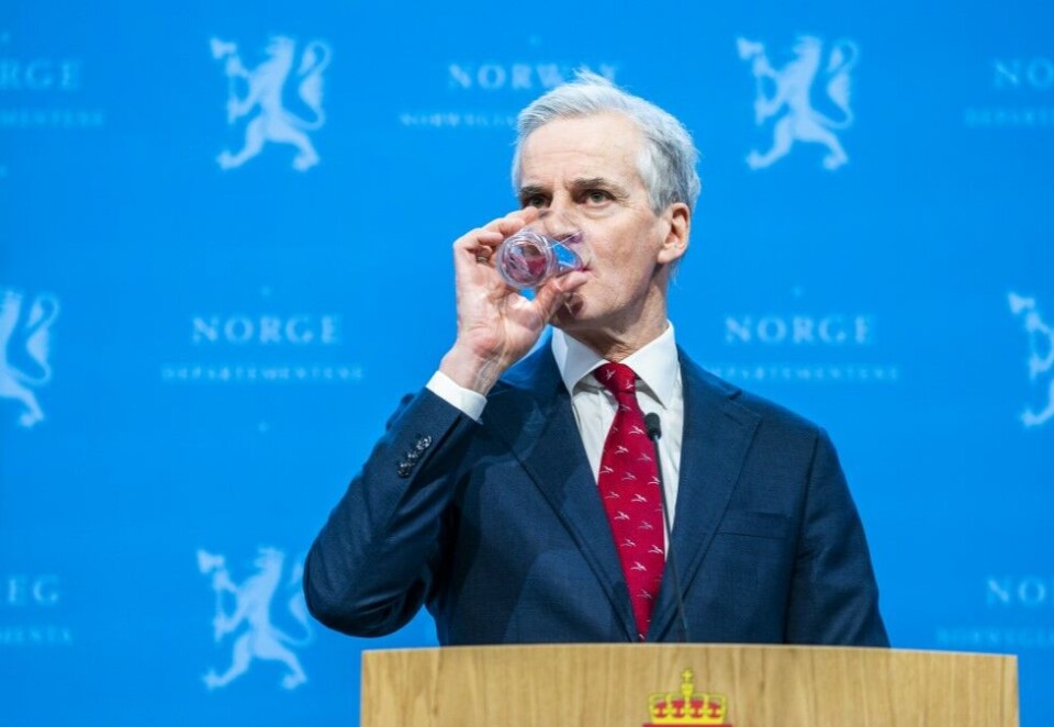 Drikke: Regjeringen åpnet for at skjenking kunne skje til normale tider, men det skal fortsatt godt gjøres å danse med hverandre. Foto: Håkon Mosvold Larsen / NTB