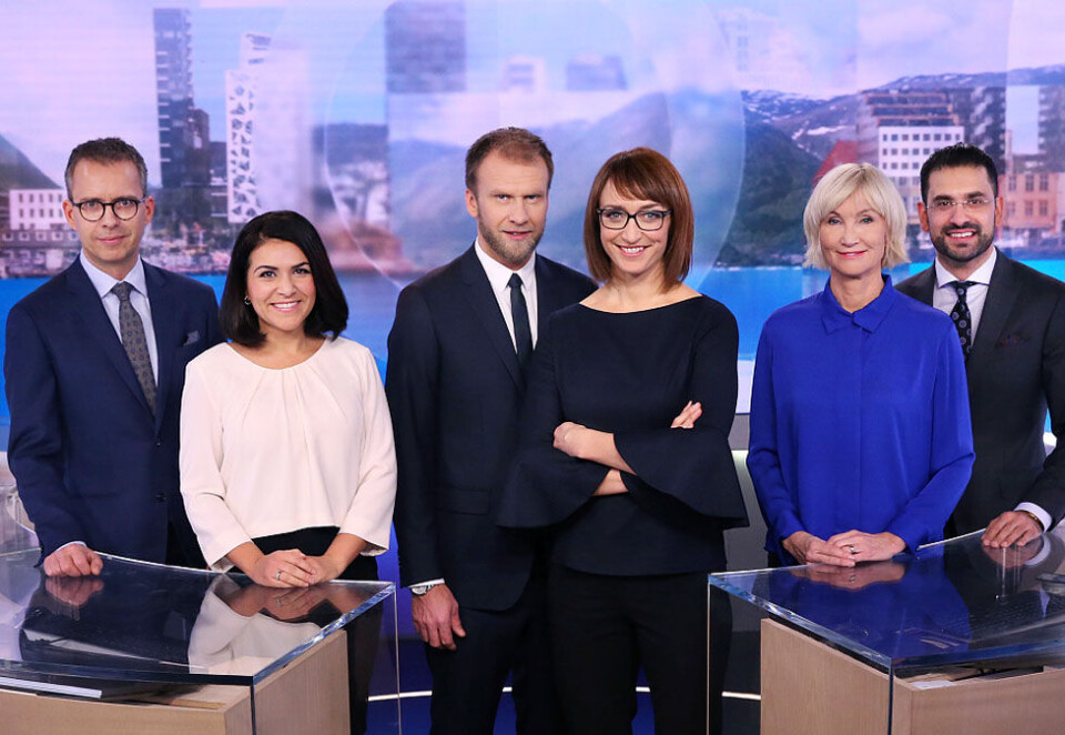 Kan gå i svart: Dagsrevyen er blant NRK-programmene som vil bli kraftig rammet av en NRK-streik. Fra venstre: Jarle Roheim Håkonsen, Rima Iraki, Atle Bjurstrøm, Ingerid Stenvold, Nina Owing og Yama Wolasmal. Foto: Ole Kaland/NRK.