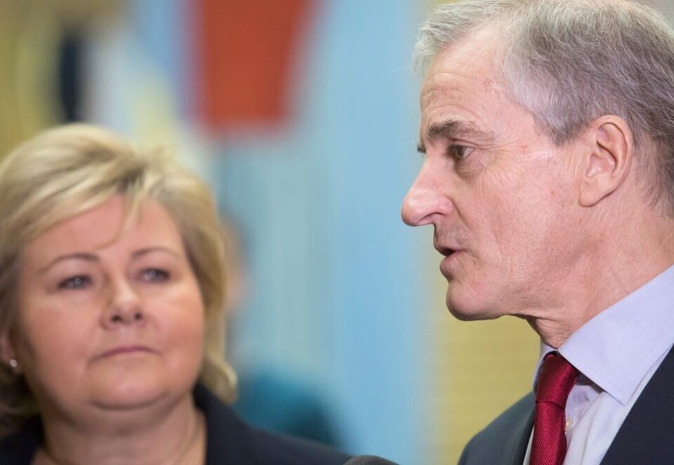 Kaotisk i valgkampen: Leder av Kampanjes valgkampjur, Terje Svabø, mener det er kaotisk både på borgerlig side og i opposisjonen, her representert ved statsminister Erna Solberg og Ap-leder Jonas Gahr Støre. - Vi vet hvilken regjering vi har, men vi har ikke peiling på hvilken regjering vi får etter valget 13. september, skriver Svabø.