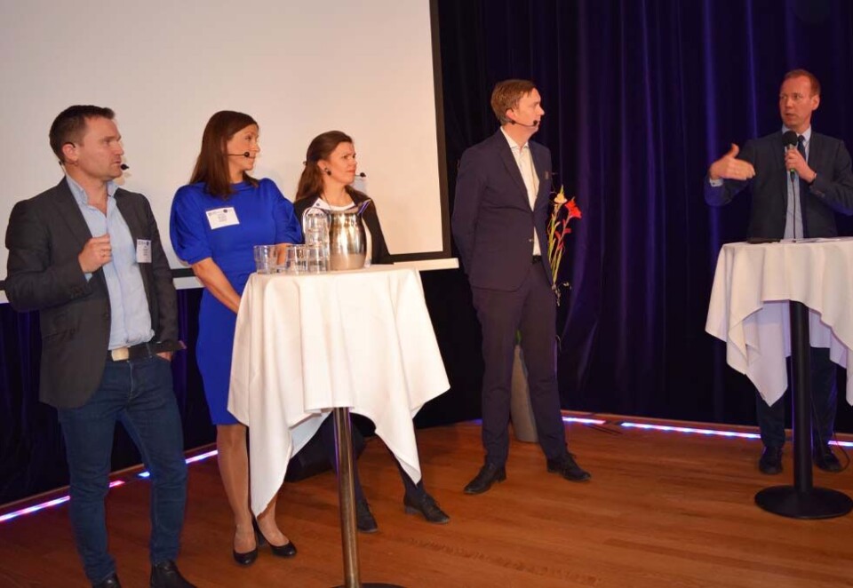 Listhaug provoserte: Under World PR Forum i Oslo denne uken, var det duket for bransjedebatt om Sylvi Listhaug-saken. Fra venstre: Ketil Raknes, Kristina Nilsen, Bente Kalsnes, Ole Berget og debattleder Eirik Bergesen. Foto: Hilde Nyman