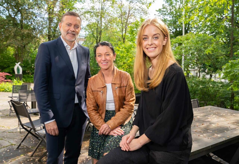 Vokser på PR: PR-gründer Jan-Erik Larsen har bygget opp Kruse Larsen til å bli en betydelig aktør på det norske markedet, og nå viser regnskapstallene for 2022 at veksten fortsetter. Men det er det digitale underbruket Pressure som vokser mest. Her er Larsen sammen med byråleder Celine Gran (til høyre) og medeier i Pressure, Birgitta Pagot.