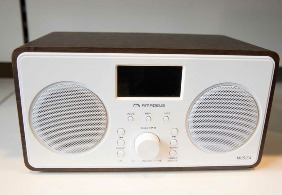 DAB i butikk: En DAB-radio i en butikk i Oslo. Bare tre prosent av lytterne bruker fortsatt FM-radio, ifølge en ny undersøkelse. Illustrasjonsfoto: Terje Bendiksby / NTB