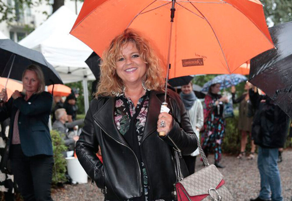 Klar for nye oppgaver: Signy Fardal gir seg etter 20 år som sjefredaktør i Elle. Her ankommer hun Aschehougs hagefest i Oslo. Foto: Lise Åserud/NTB Scanpix