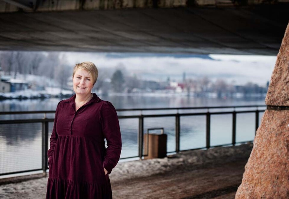 Starter for seg selv: Karoline Høyem hadde jobbet i over 12 år i Tibe da reklamebyrået gikk konkurs rett før jul i fjor. Nå har designeren bestemt seg for å bygge opp sitt eget lille designbyrå Karoline Design. - Selv om Tibe Drammen ikke finnes lenger, så er jo vi ansatte her, sier hun til Kampanje.