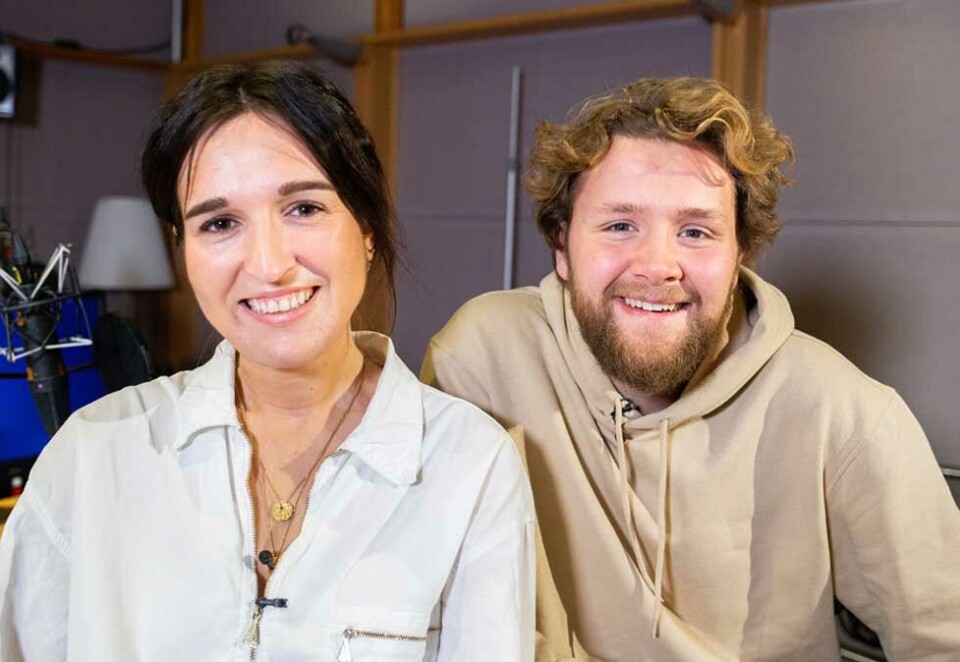 - Et drømmpar: P3s radiosjef Mats Borch Bugge kaller den nye duoen i P3morgen, Adelina Ibishi og Martin Lepperød, for «et drømmepar». Foto: NRK.