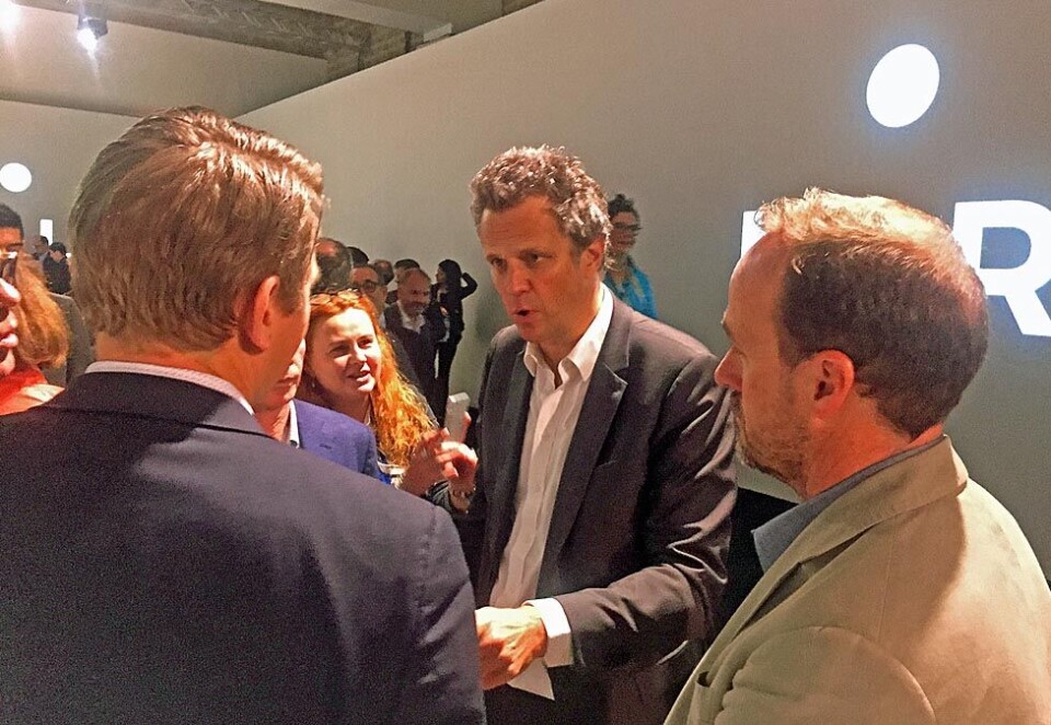 Møtte verdenspressen: Konsernsjef Arthur Sadoun i Publicis åpnet for 30 minutter med spørsmål og svar i forbindelse med avdukningen av Marcel. Her Sadoun etter presentasjonen. Men tok seg ikke tid til en til en-intervjuer etterpå. Foto: Knut Kristian Hauger.