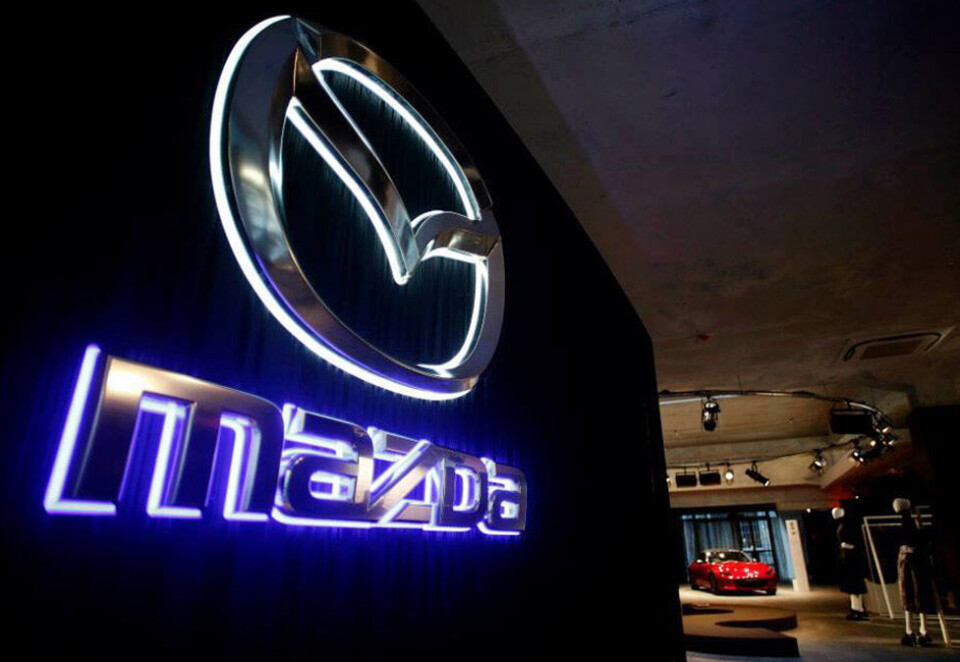 Tredimensjonal bilreklame: Både Amedia og Egmont er i gang med å teste ut de nye 3D-annonsene til i Norge.Mazda er første norske annonsør som har kjørt en 3D-kampanje på nett ved hjelp av teknologi fra det norske IT-selskapet Cxense.