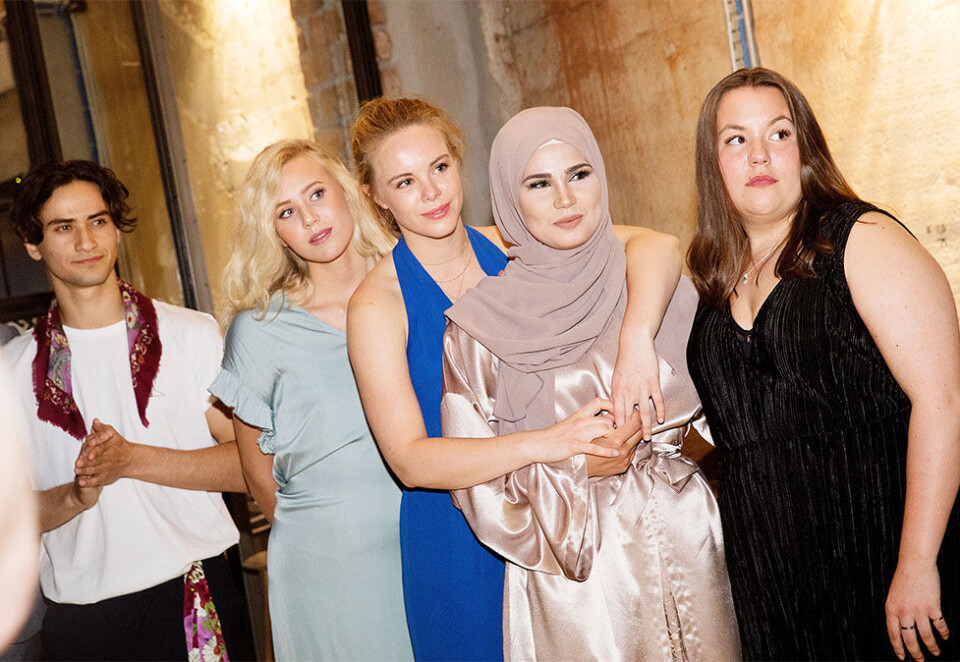 Feiret suksessen: «Skam»-skuespillerne var samlet på seriens avslutningsfest i helgen. Foto: Julia Naglestad/NRK.