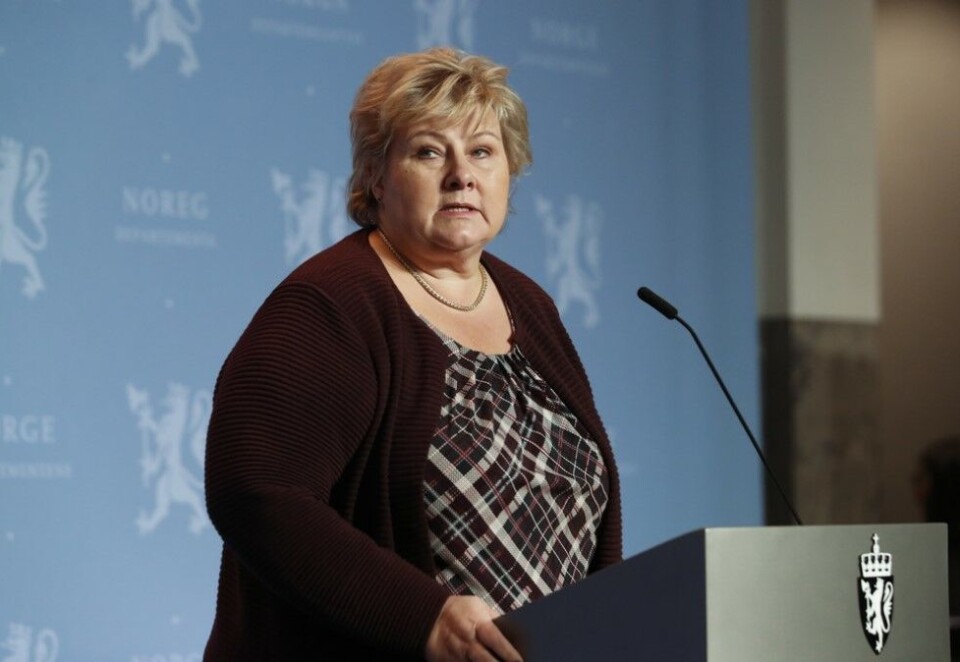 Gjør innstramminger: Statsminister Erna Solberg la frem nye nasjonale tiltak for å få redusert koronasmitten mandag ettermiddag. - I praksis sier de egentlig at det er arrangementsforbud, sier Jens Nesse, daglig leder i eventbyrået All-In. Foto: Terje Bendiksby / NTB