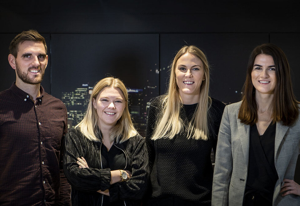 Nye PHD-hoder: Fra venstre: Torstein Åsbø Eike, Hanne Rismoen Fjeld, Ida Kulsrud Ovesen og Charlotte Brandth Husjord. Foto: PHD