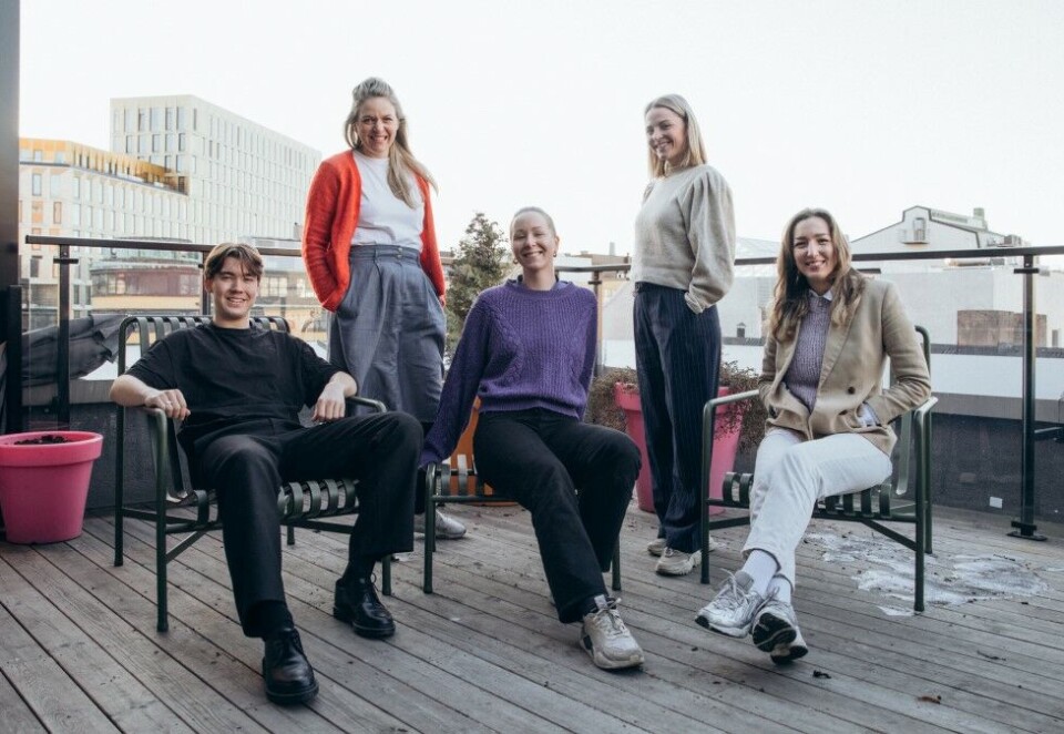 Skal styrke Netlife: Nyansatte Michael Hermansen, Anne Aagaard, Ida Notvik, Marte Nes og Sandra Warvik. Rune Aas og Malin Mildner, som også er nyansatte i Netlife, var ikke til stede. Foto: Cathrine Delp / Netlife