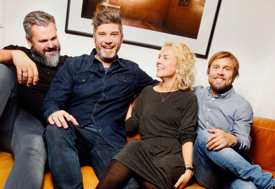 Stjerneteam: Stian Johansen (til v) og Janne Brenda Lysø (nr tre fra v) er Pols kanskje aller mest kjente, kreative team. Men også teamet Thorbjørn Ruud og Petter Bryde har stjernestatus i norsk reklame. Begge teamene er ettertraktet av Pols kunder. Foto: Eivor Eriksen