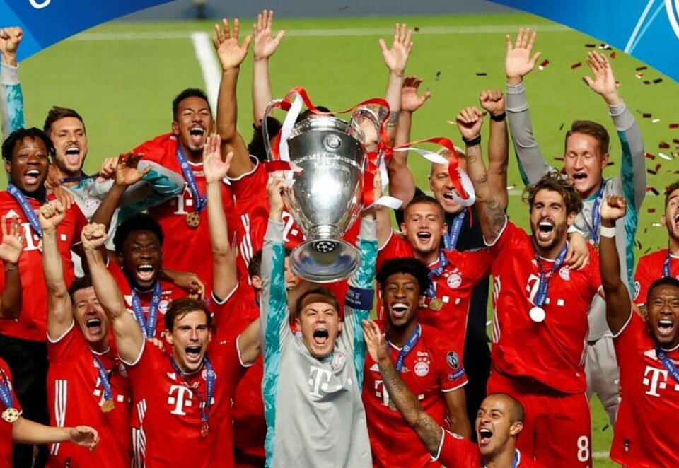Seiersbrøl: Bayern München og kaptein Manuel Neuer løftet søndag kveld Champions League-trofeet etter å ha slått Paris Saint-Germain. Finalen ble sendt på både TV 2 og TV3, hvor førstnevnte vant kampen om seerne. Foto: Reuters / Matthew Childs / Pool