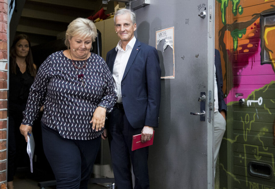 I døren: Statsminister Erna Solberg (H) og partileder Jonas Gahr Støre (Ap) på valgdebatt på Blå i Oslo. Foto: Terje Pedersen / NTB scanpix