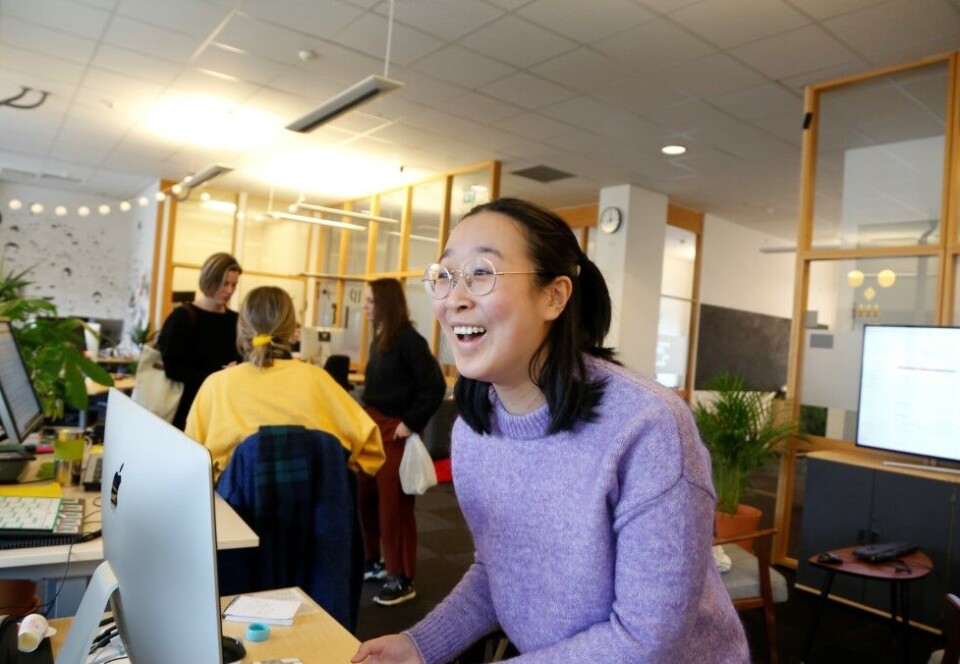 Fra NRK P3 til VG: Journalist Xueqi Pang (24) under en av hennes siste arbeidsdager i NRK P3. Nå er hun nyansatt i VGs nyopprettede «Avdeling Z», som lager journalistikk for de under 25 år.