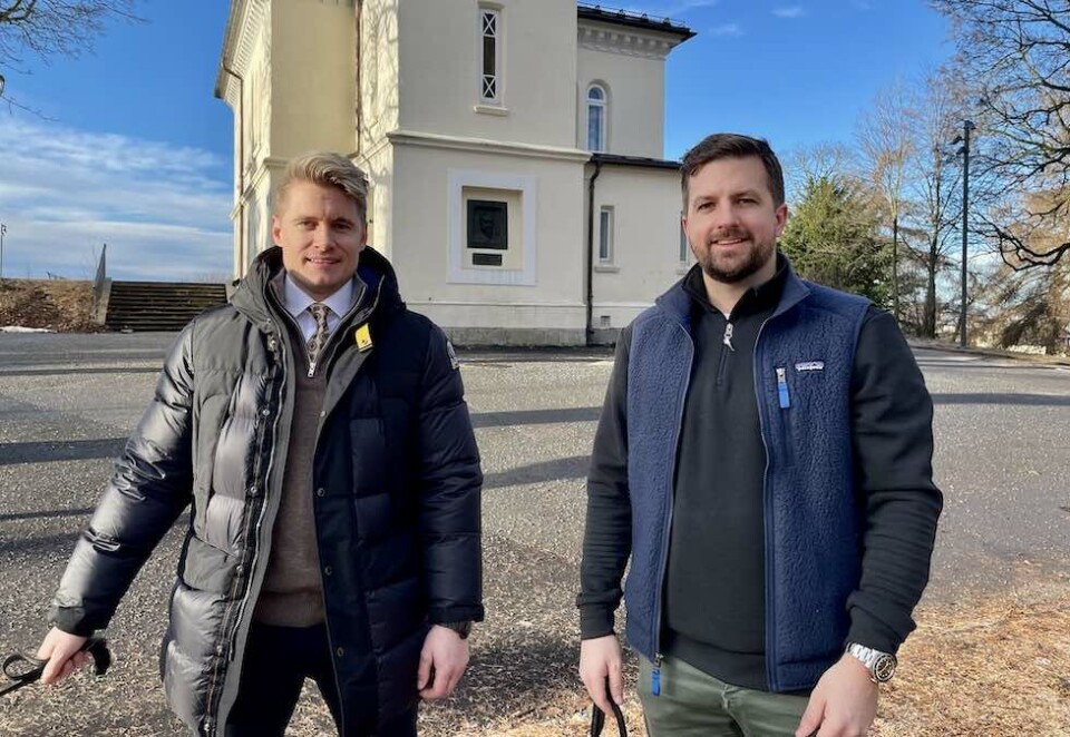 Satser på chatbots: Cavai henter den prisvinnende medieselgeren Martin Wenstad Janssen (til venstre). Her Janssen sammen med norgessjef Ola Tveit i Cavai som blant annet satser på chatbots i reklamesammenheng.