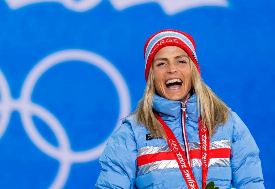 Vekkerklokke: Mange nordmenn har stått opp til norske kraftprestasjoner i OL-løypene denne uken. Therese Johaug har stått for to av dem. Foto: Fredrik Varfjell / NTB