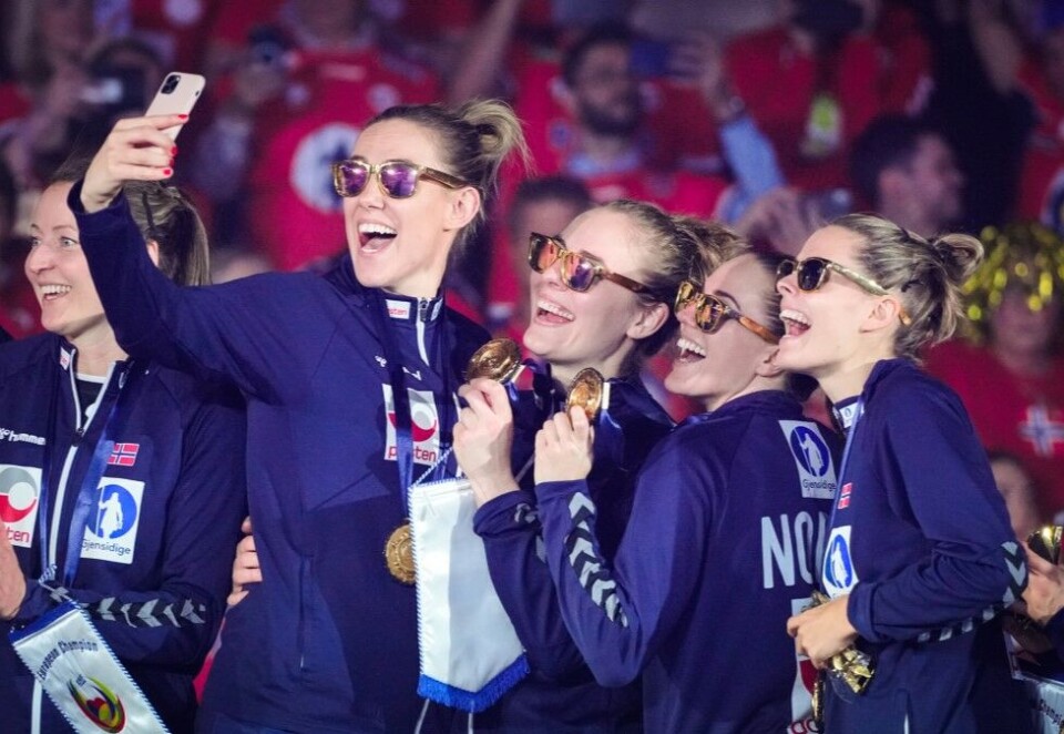 GullNorges landslag i håndball kunne juble for EM-gull etter seier mot Danmark i finalen. Foto: NTB