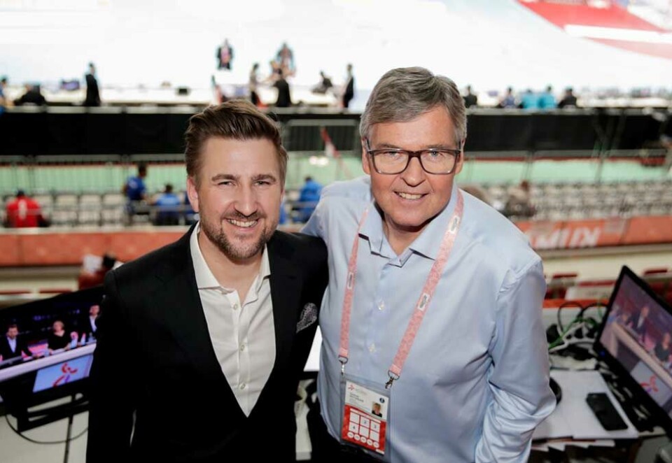 Hard åpning: Tidlig avkast og konkurranse fra langrennsstjernene ga TV3 en hard åpning på håndball-VM i Japan. 152.000 seere i snitt fulgte Norges åpningskamp lørdag. Her håndball-kommentatorene Daniel Høglund og Gunnar Pettersen i Aqua Dome Kumamoto. Foto: Vidar Ruud / NTB Scanpix.