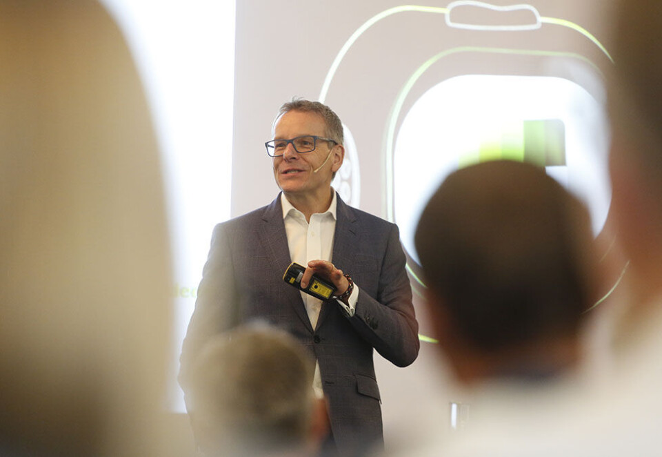 Snakket til mediebransjen: Deloitte-partner Alex Mogg hadde tatt i bruk kunstig intelligens for å se hvordan tv-industrien kom til å utvikle seg frem til 2030. På Kampanjes store Media Business-konferanse kunne Mogg fortelle mediebransjen om funnene. Foto: Eivor Eriksen