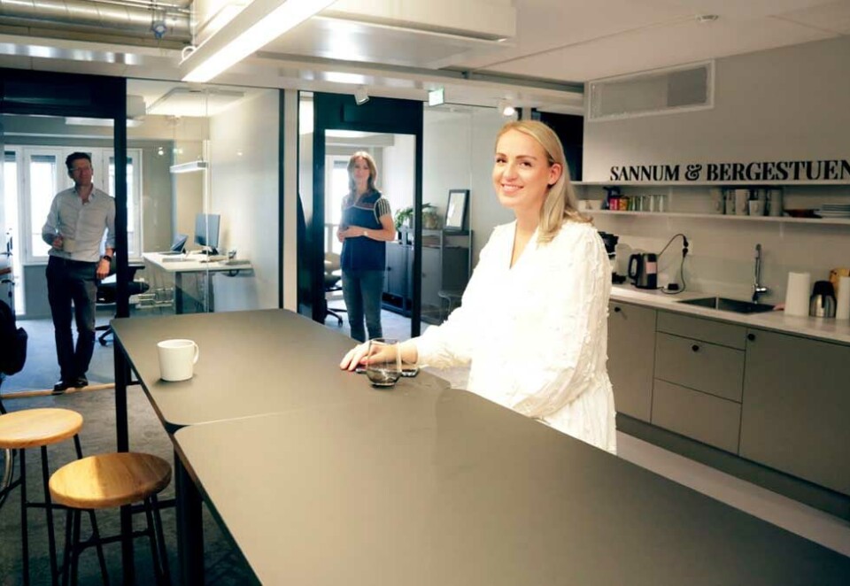 - No bullshit: Frida Marie Grande mener at en «må kommunisere på målgruppenes premisser og alltid sette publikum først». Til sine nye kollegaer Svein Tore Bergestuen og Eva Sannum at hun ikke vil være med på selge noe bullshit til kundene. Foto: Eivor Eriksen.