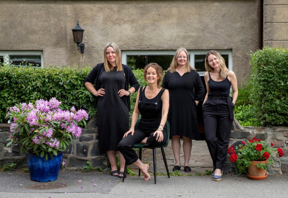 Fem år med Høien: Høien-partnerne har mye å juble for for tiden med gode tall og jubileum. I år er det fem år siden Linda Hansen, Hanne Sundsli og Gigja Gunnarsdottir og Kjersti Benjaminsen forlot jobbene sine og satset alt på Høien. - Alle fire er fortsatt her, og det håper jeg ikke endrer seg, sier Sundsli. Foto: Jo Straube