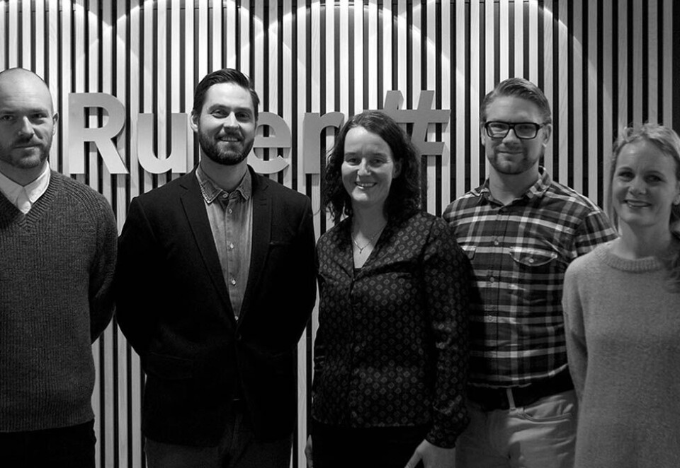 Nytt designbyrå: - Vi gleder oss til å starte det spennende og utfordrende arbeidet med SDG, sier markedssjef i Ruter, Merete Hernæs (i midten). Her Hernæs sammen med Roar Sager (SDG), Mads Bruun Høy (SDG), Christian Nordström (Ruter) og Bente Eikholt (SDG).