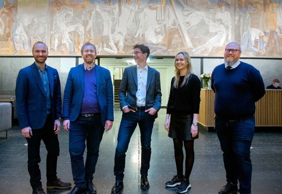 Byråtopper samles: For første gang samles alle de fem byråene i Ahead Group under samme tak. Fra venstre Caspar Wildhagen, Espen Hermansen, Siri Platou, Kjetil Botten Skogly og Toralf Waaktaar-Slokvik i de nye lokalene i det gamle Telegrafen-bygget i Oslo Sentrum,. Bygget er tegnet av rådhusarkitektene Arnstein Arneberg og Magnus Poulsson. Foto: Eivor Eriksen.